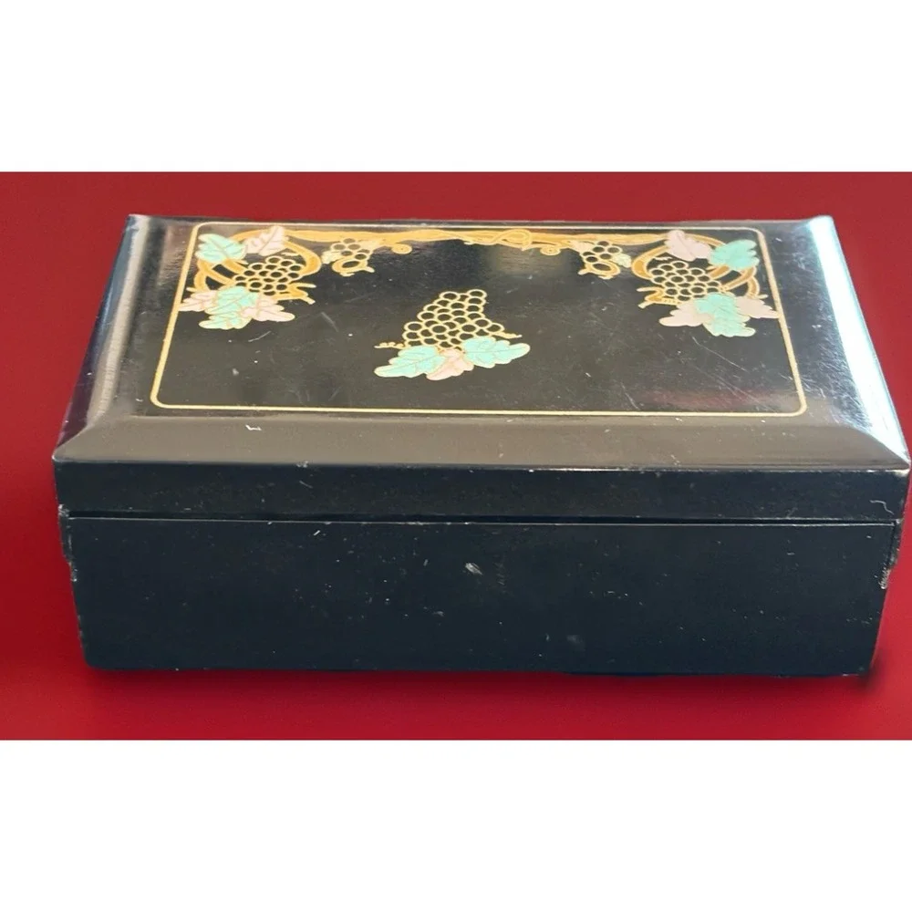 South Dakota Gold Co Lacquer Jewelry Box w Mirror Black Hills Small Grape Design